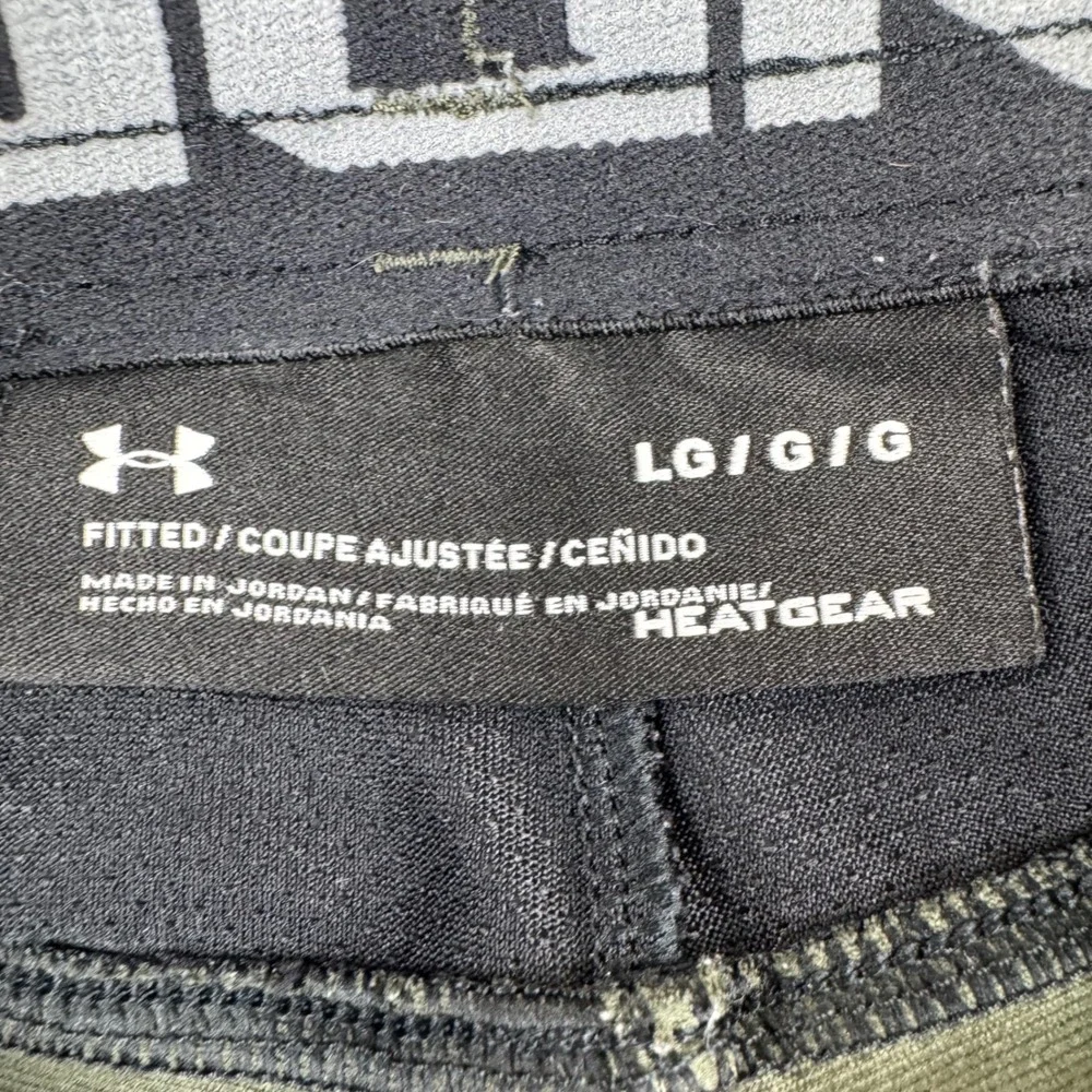 Under Armour Athletic Shorts Mens Large Green Space Dye HeatGear 8.5 Inseam